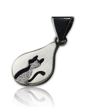 Kuyruklu kedi gümüş el işi kolye ucu